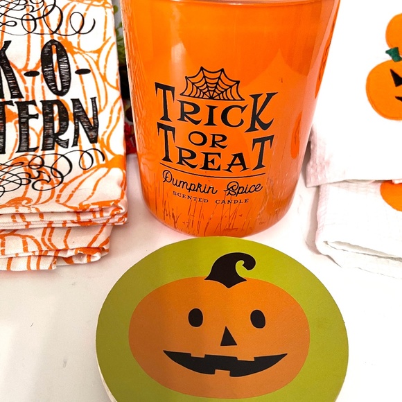 Halloween and Fall kitchen decor gift set. - Picture 5 of 7